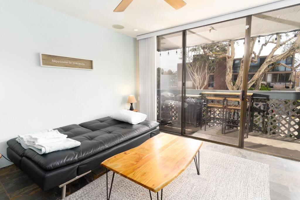 Pineapple Paradise -in The Heart Of Mission Beach- Just Steps To And Belmont Park